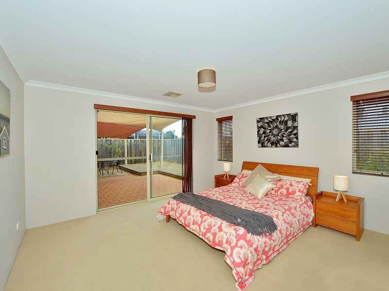 35 Tranquility Way, Halls Head WA 6210
