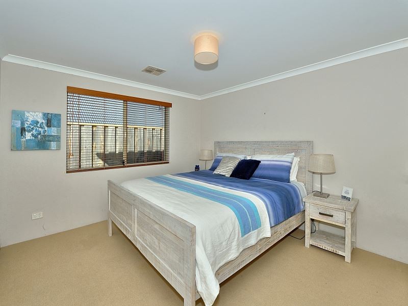 35 Tranquility Way, Halls Head WA 6210