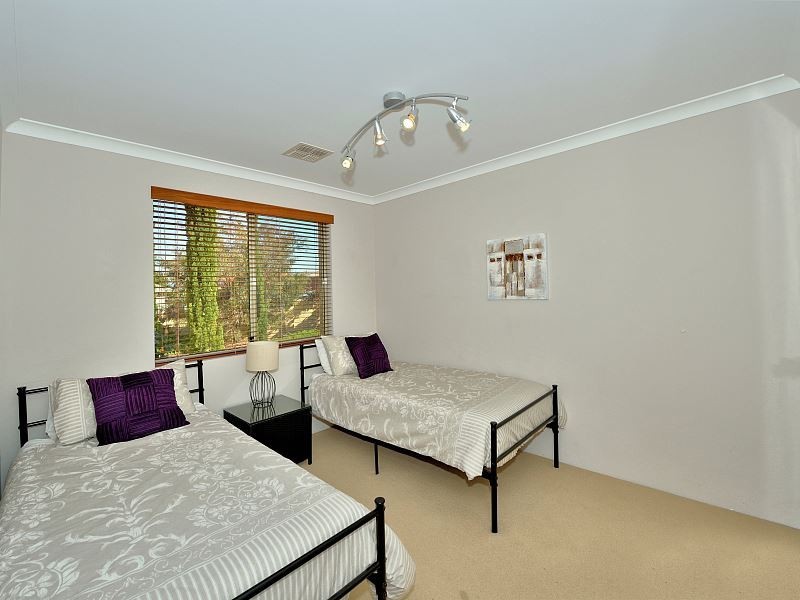 35 Tranquility Way, Halls Head WA 6210