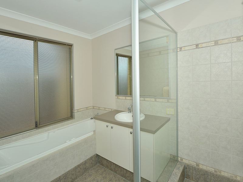 35 Tranquility Way, Halls Head WA 6210