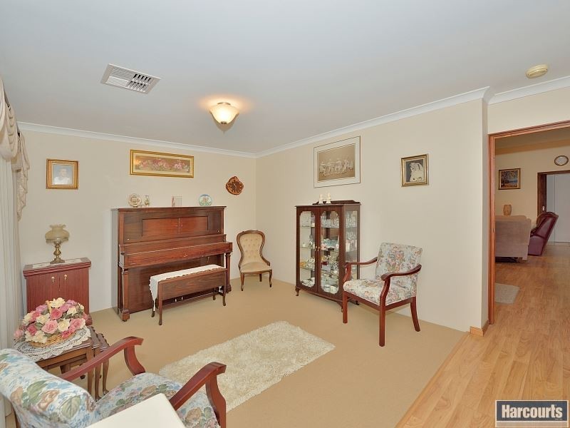 11 Ravendale Drive, Dudley Park WA 6210