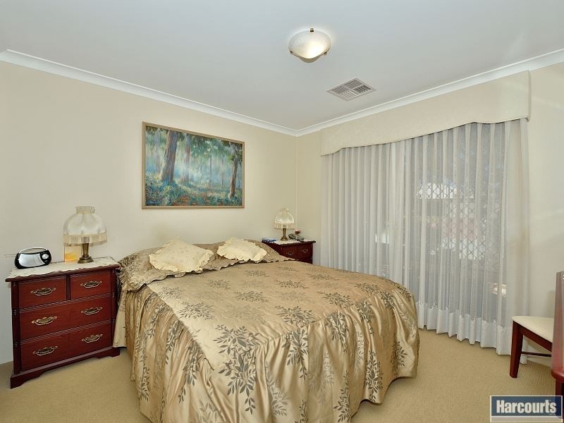 11 Ravendale Drive, Dudley Park WA 6210