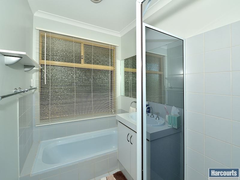 11 Ravendale Drive, Dudley Park WA 6210