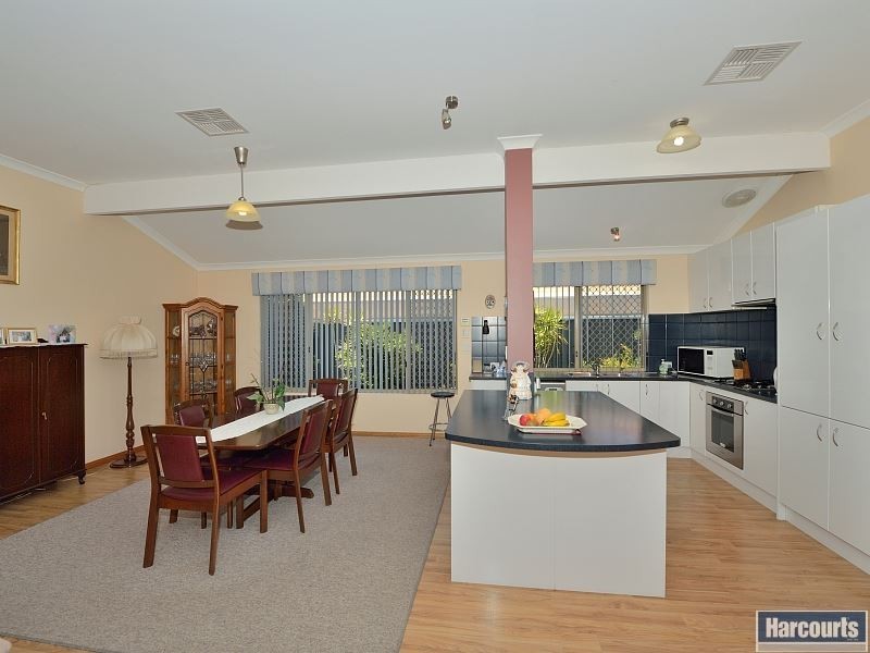 11 Ravendale Drive, Dudley Park WA 6210