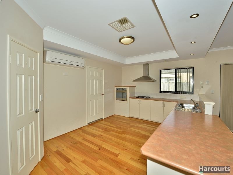 12 Boardwalk Boulevard, Halls Head WA 6210