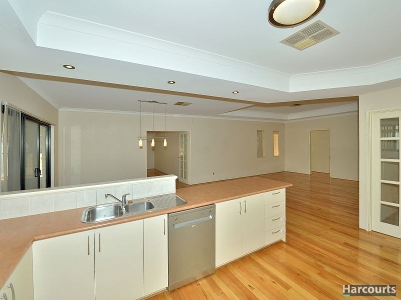 12 Boardwalk Boulevard, Halls Head WA 6210