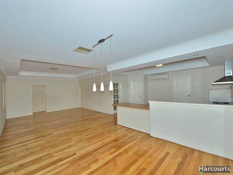 12 Boardwalk Boulevard, Halls Head WA 6210