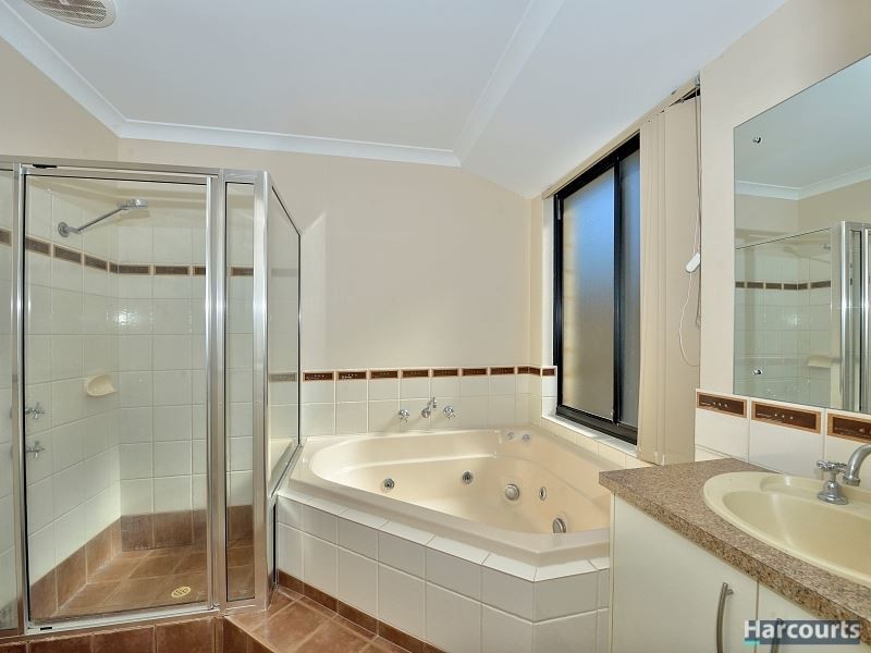 12 Boardwalk Boulevard, Halls Head WA 6210