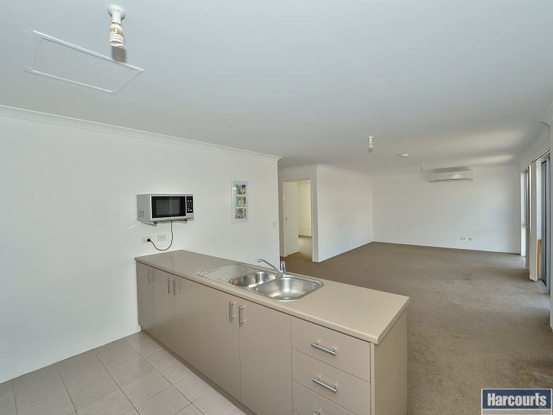 30 Bellerive Pass, Meadow Springs WA 6210