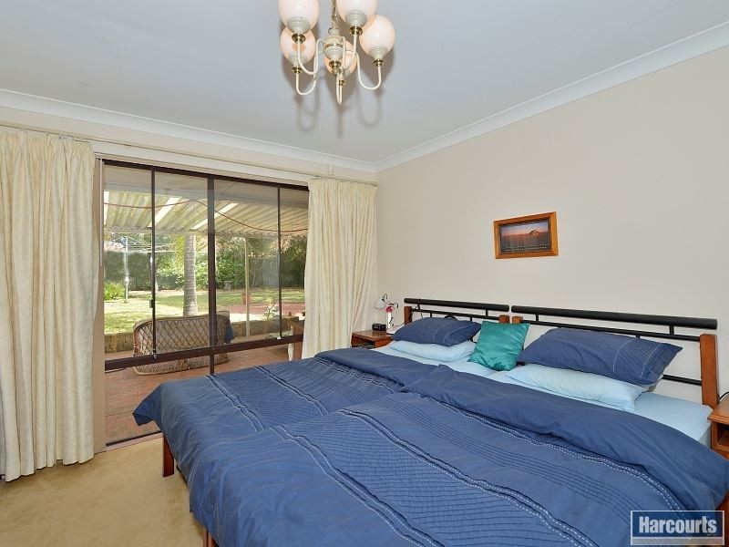 14 Admiralty Crescent, Halls Head WA 6210