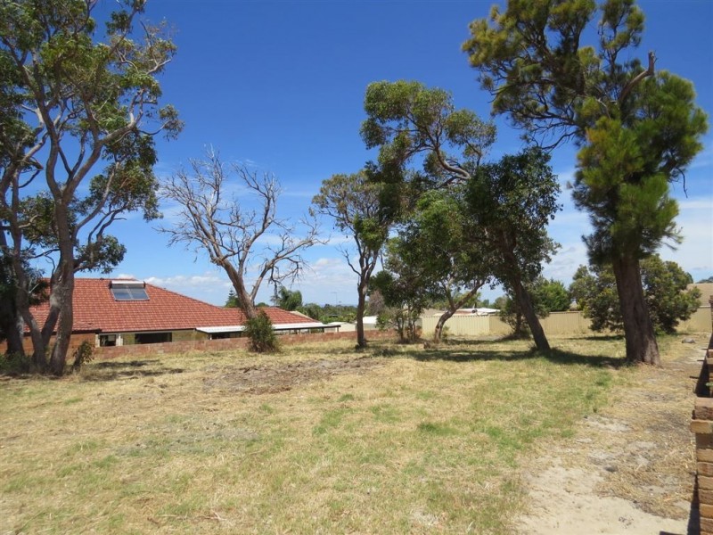 21 Yorrell Place, Halls Head WA 6210