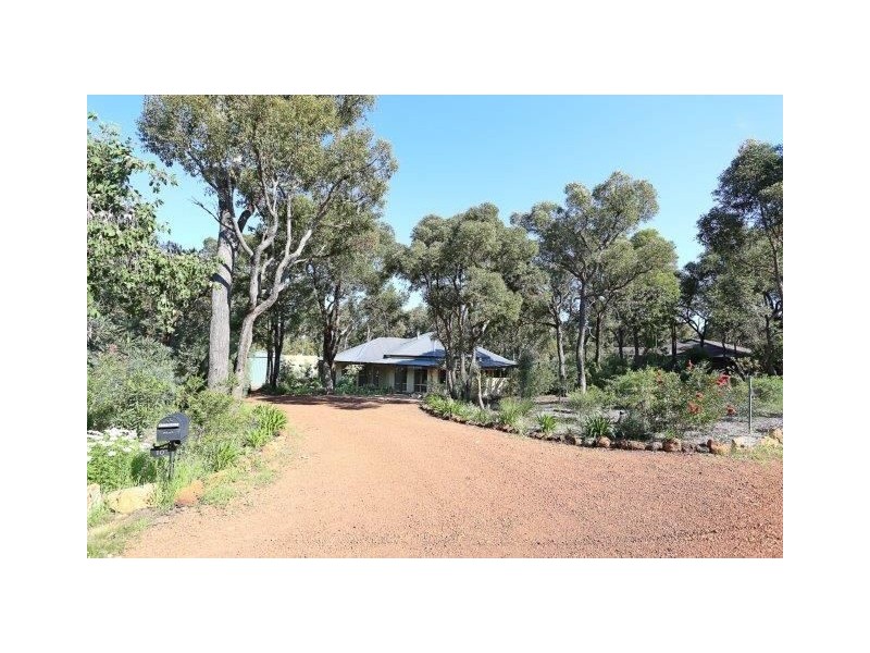10 Russell Drive, Waroona WA 6215