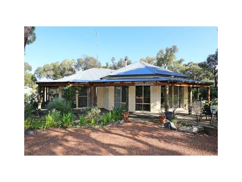 10 Russell Drive, Waroona WA 6215