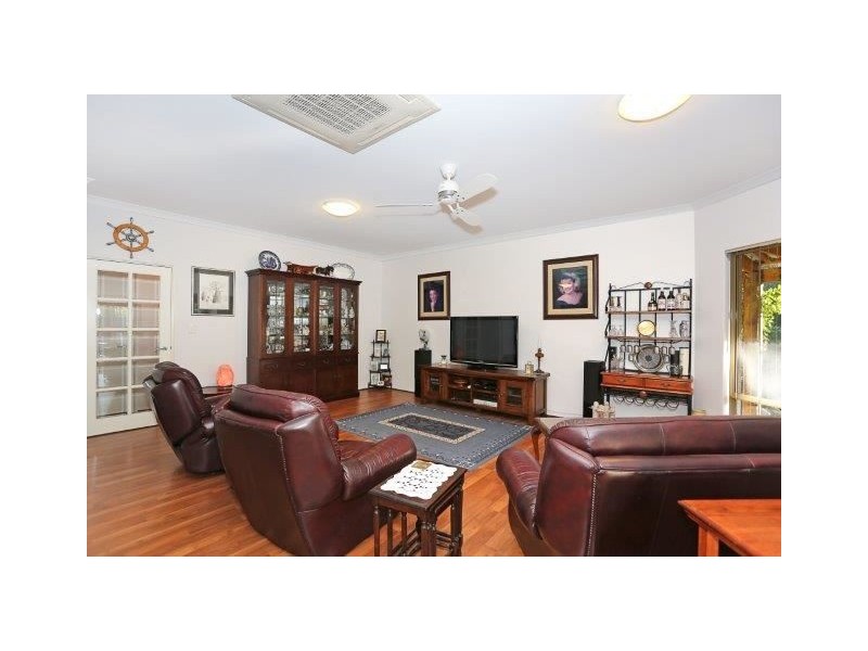 10 Russell Drive, Waroona WA 6215