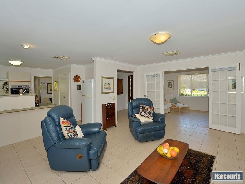 7 Quayside Close, Halls Head WA 6210