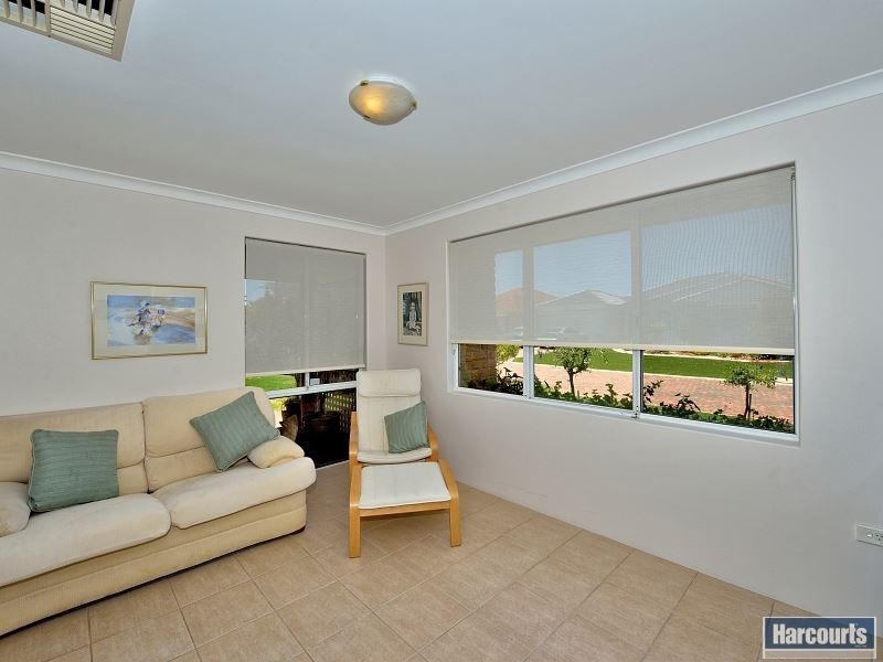 7 Quayside Close, Halls Head WA 6210