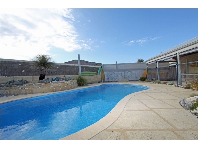 16 Cranbrook Crescent, Dawesville WA 6211