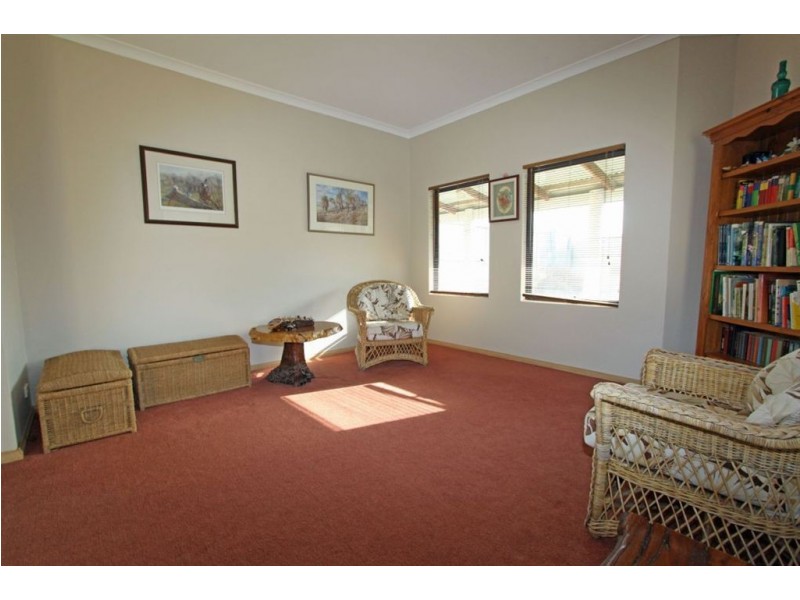 16 Cranbrook Crescent, Dawesville WA 6211