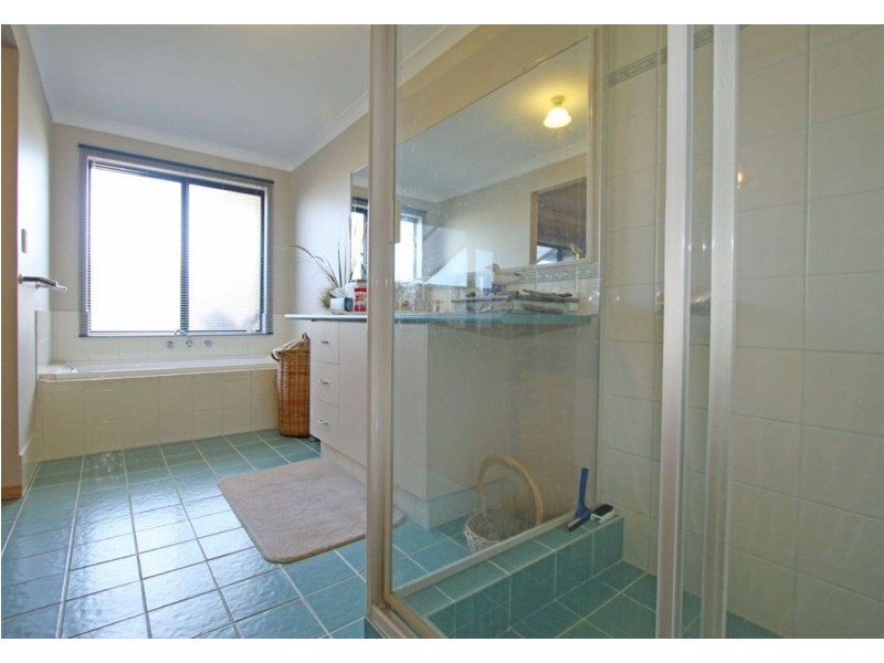 16 Cranbrook Crescent, Dawesville WA 6211