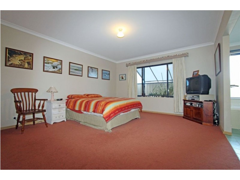 16 Cranbrook Crescent, Dawesville WA 6211