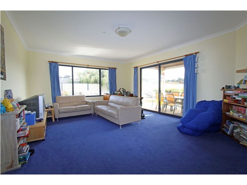 16 Cranbrook Crescent, Dawesville WA 6211