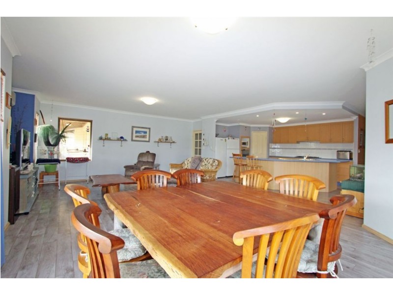 16 Cranbrook Crescent, Dawesville WA 6211