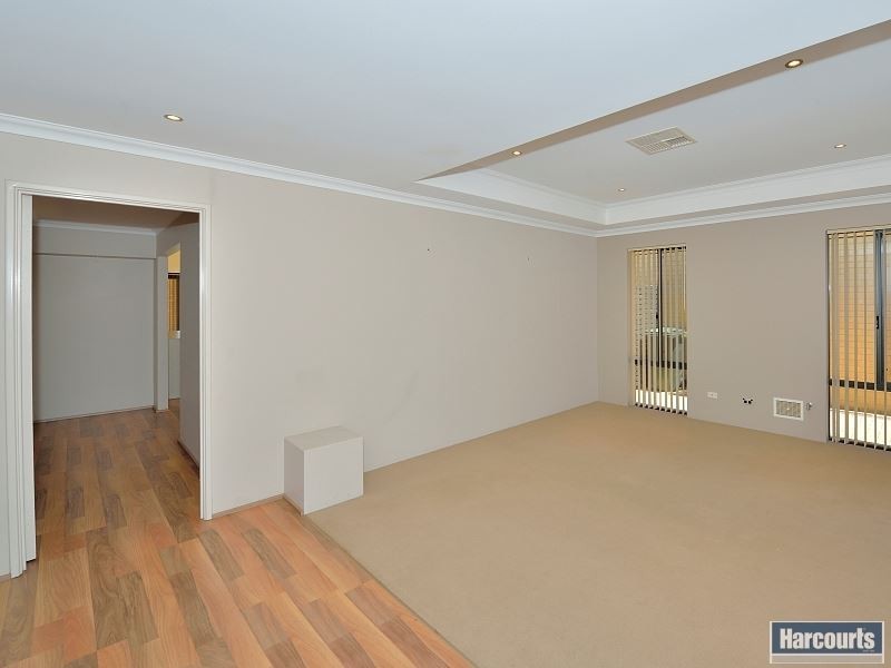 6 Moorhen Green, Dudley Park WA 6210