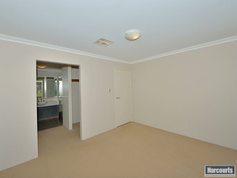 6 Moorhen Green, Dudley Park WA 6210