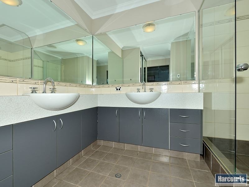 6 Moorhen Green, Dudley Park WA 6210