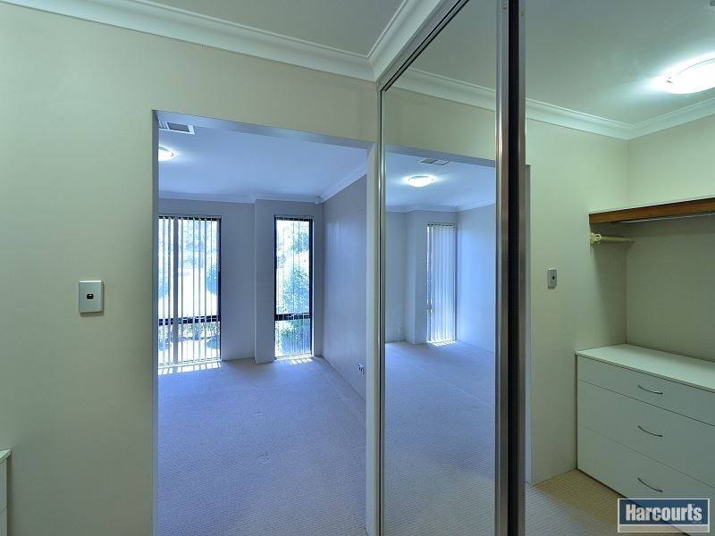 6 Moorhen Green, Dudley Park WA 6210