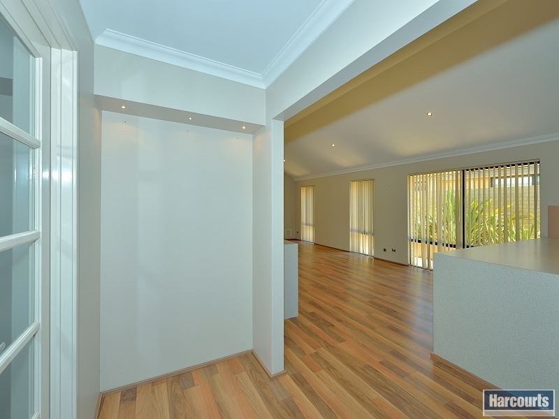 6 Moorhen Green, Dudley Park WA 6210