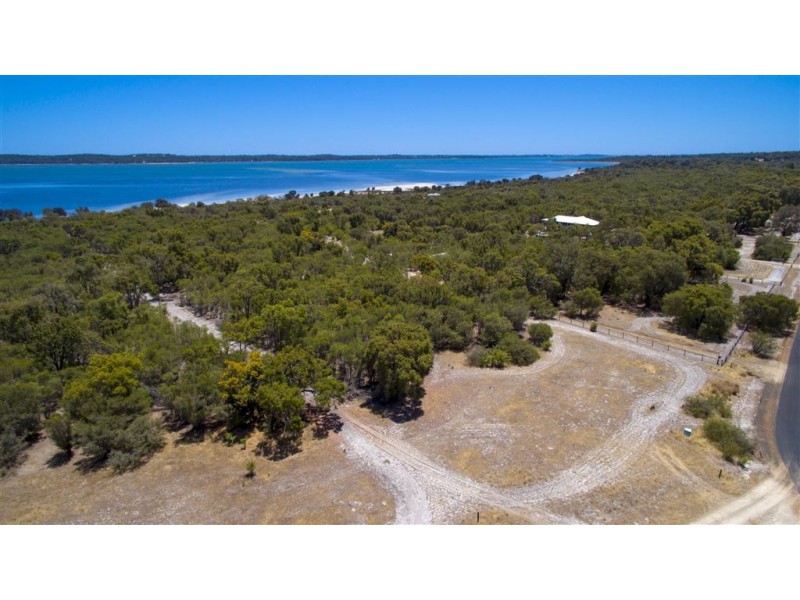 35 Kangaroo Loop, Birchmont WA 6214
