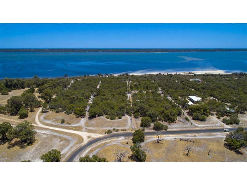 35 Kangaroo Loop, Birchmont WA 6214