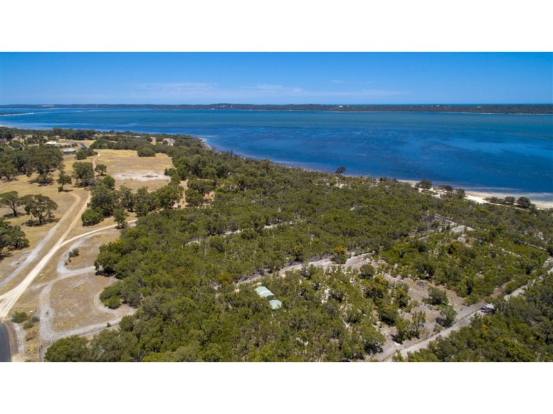 35 Kangaroo Loop, Birchmont WA 6214
