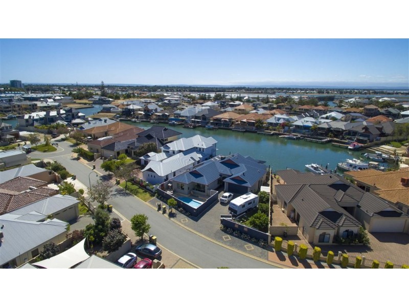65 Aztec Island Retreat, Halls Head WA 6210