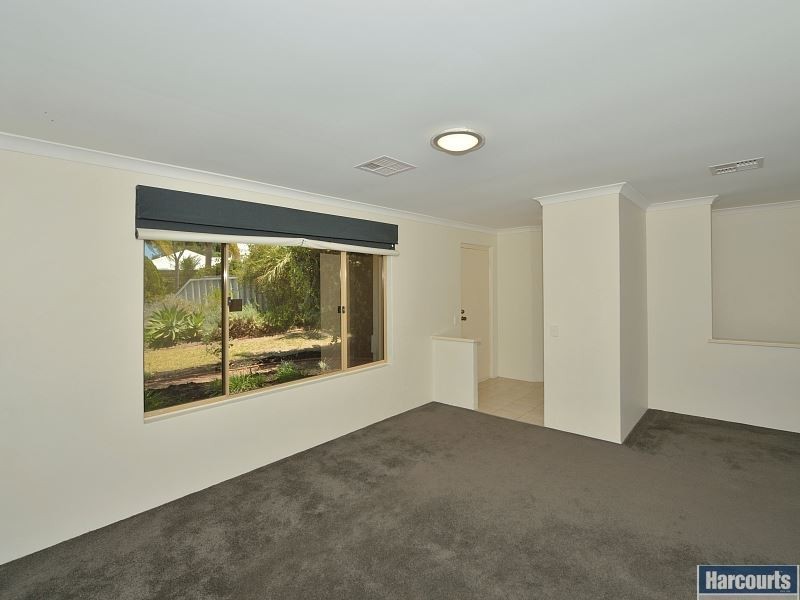 11 Amulla Court, Halls Head WA 6210