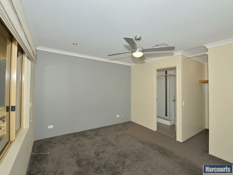 11 Amulla Court, Halls Head WA 6210