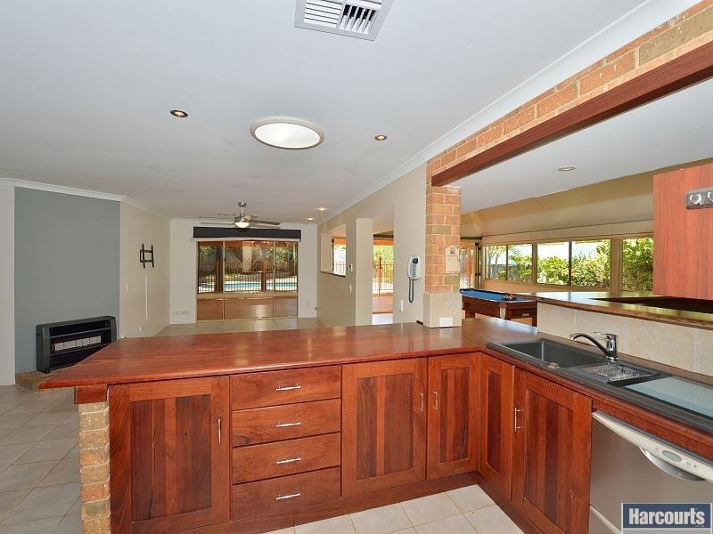 11 Amulla Court, Halls Head WA 6210