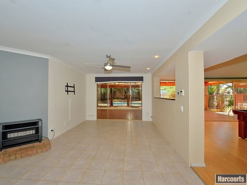 11 Amulla Court, Halls Head WA 6210