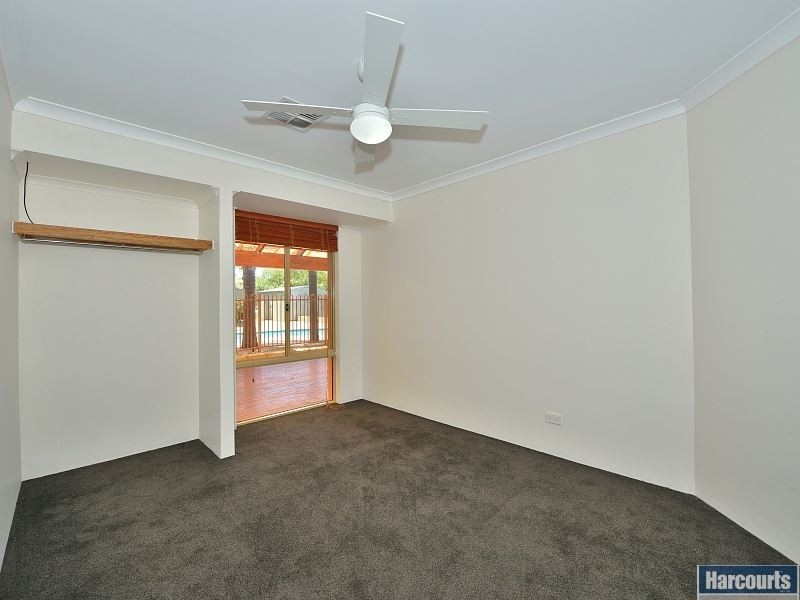 11 Amulla Court, Halls Head WA 6210