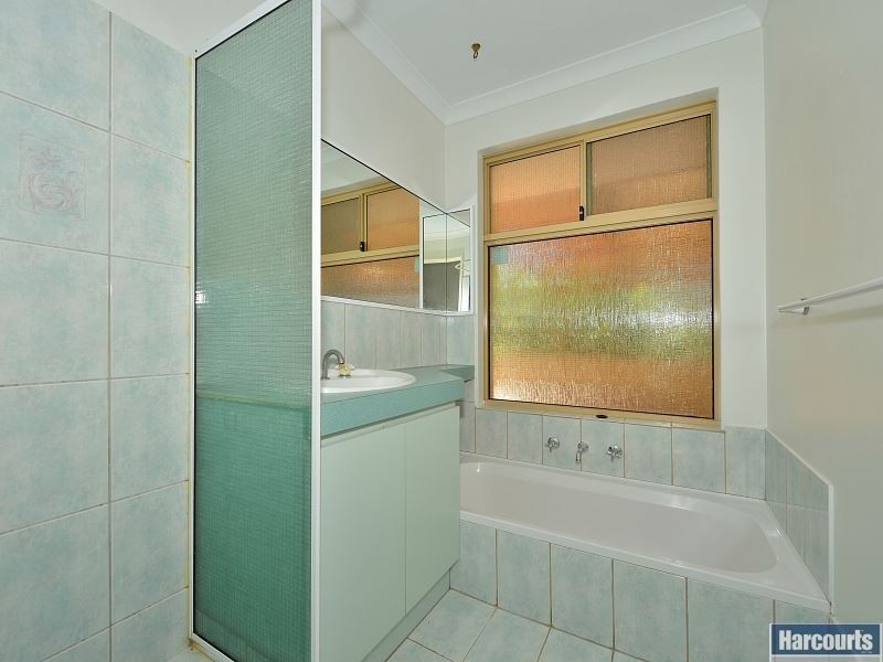 11 Amulla Court, Halls Head WA 6210