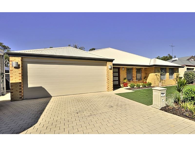14 Arabian Drive, Coodanup WA 6210