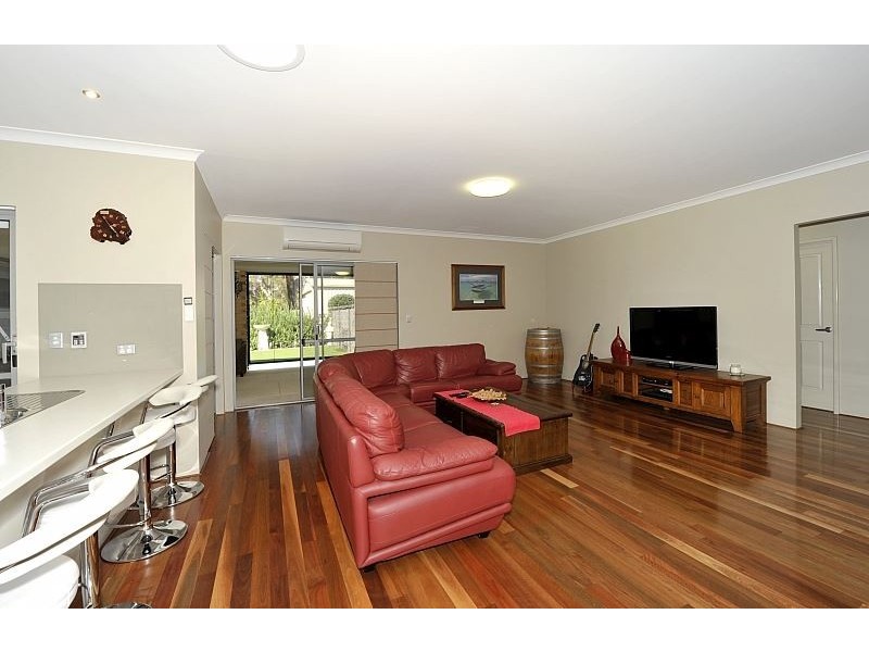 14 Arabian Drive, Coodanup WA 6210