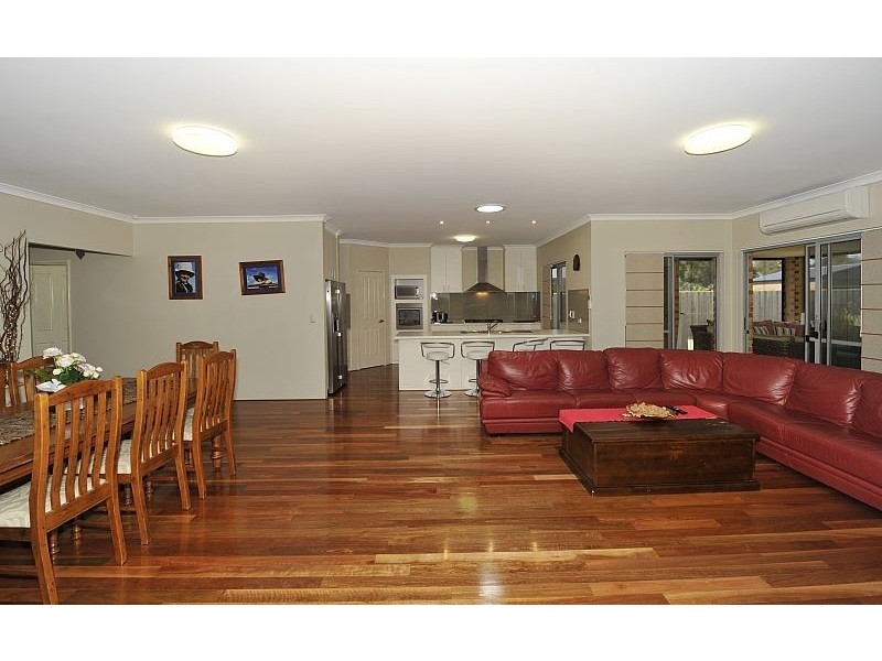 14 Arabian Drive, Coodanup WA 6210