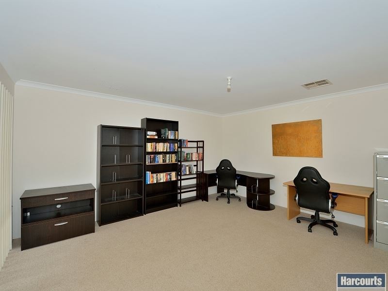 19 Bellerive Pass, Meadow Springs WA 6210