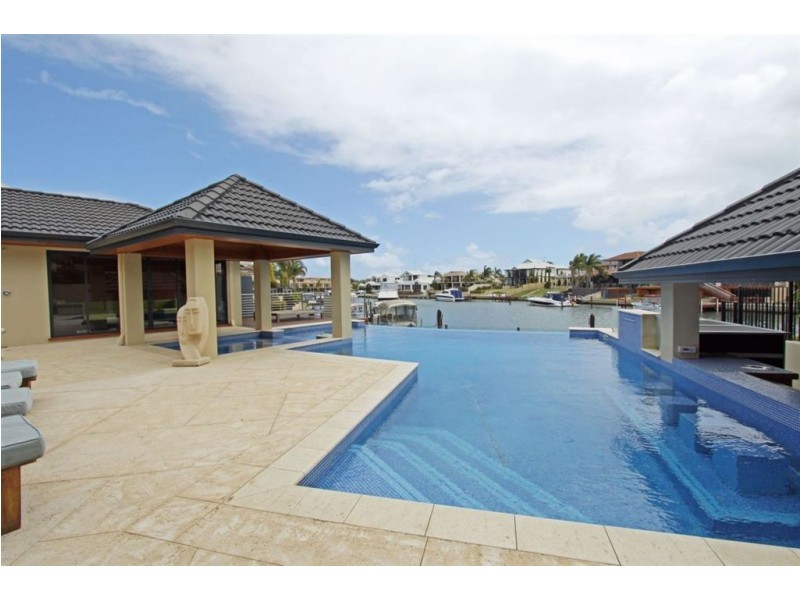 2 Leighton Place, Halls Head WA 6210