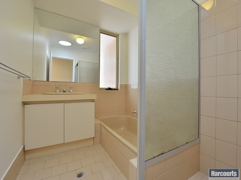 13 Newstead Close, Halls Head WA 6210