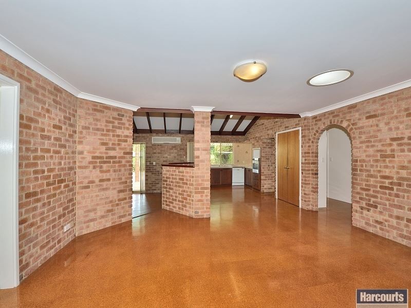 13 Newstead Close, Halls Head WA 6210