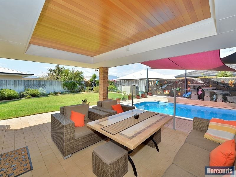 5 Lutea Road, Halls Head WA 6210