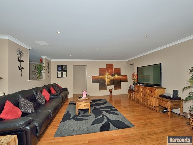 5 Lutea Road, Halls Head WA 6210
